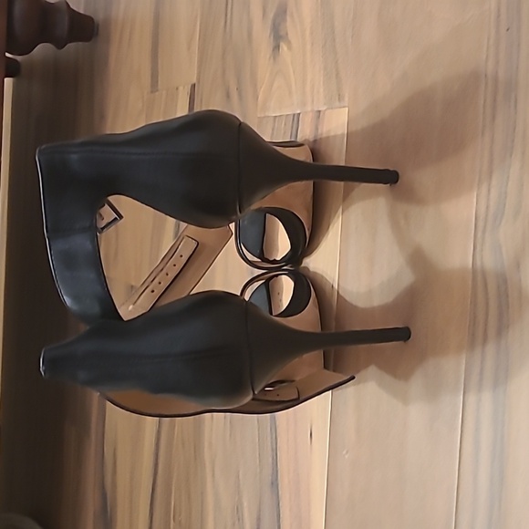 Halston heritage heels - Picture 3 of 5